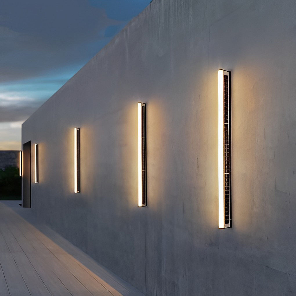 Modern LED Outdoor Wall Light with Dual-Side Solar Panels for Eco-Friendly Illumination 3